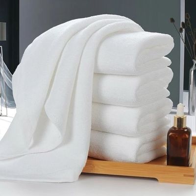 Luxury White Color 100% Toalha de algodão Hotel Use Customized Logo